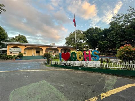 Paaralang Lourdes ng Lungsod Quezon .